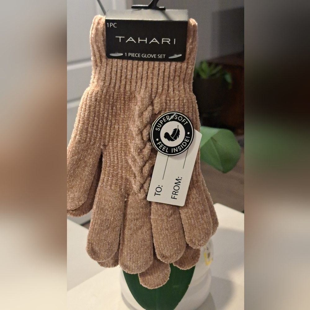 Tahari Cozy Beige Gloves - Picture 2 of 5